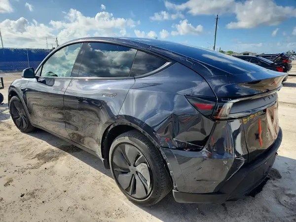 7SAYGDEE6TA397388 2026 TESLA MODEL Y - Image 2