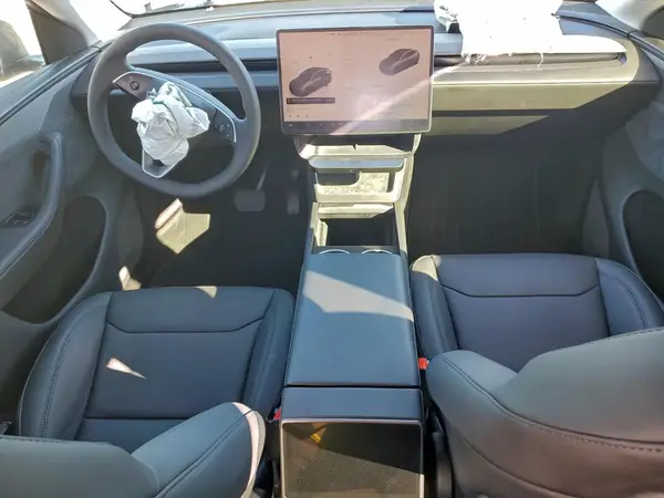 7SAYGDEE6TA397682 2026 TESLA MODEL Y - Image 8