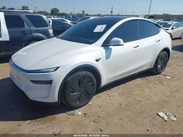 7SAYGDEE6TA405408 2026 TESLA MODEL Y - Image 2