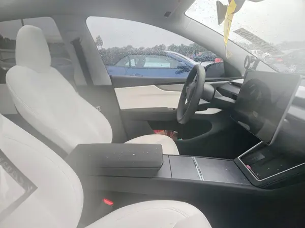 7SAYGDEE6TA406008 2026 TESLA MODEL Y - Image 8