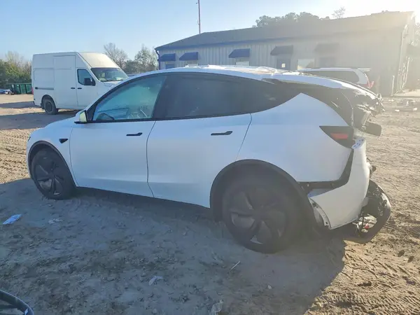 7SAYGDEE6TA412391 2026 TESLA MODEL Y - Image 2
