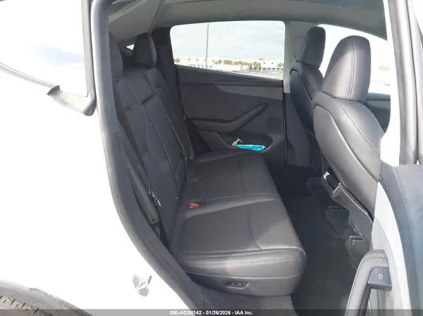7SAYGDEE6TA413718 2026 TESLA MODEL Y - Image 8
