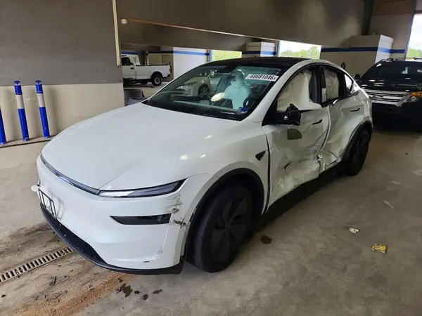 7SAYGDEE6TA461297 2026 TESLA MODEL Y - Image 1