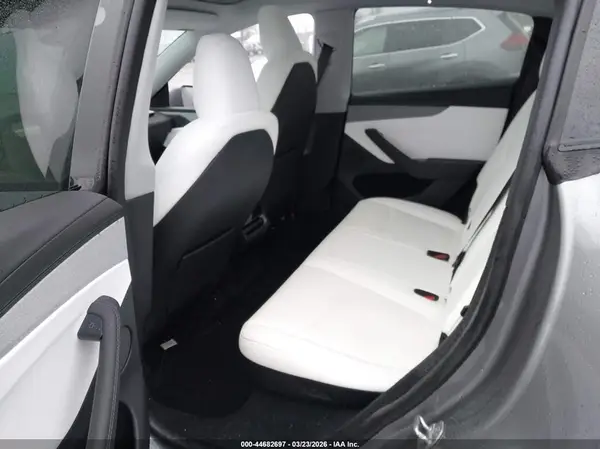 7SAYGDEE6TA466807 2026 TESLA MODEL Y - Image 8