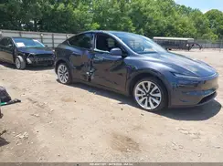 7SAYGDEE6TA475829 2026 TESLA MODEL Y