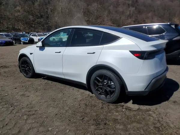 7SAYGDEE6TA583626 2026 TESLA MODEL Y - Image 2