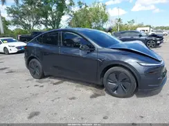 7SAYGDEE6TA623817 2026 TESLA MODEL Y