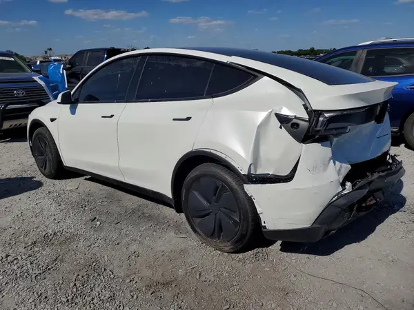 7SAYGDEE6TA635871 2026 TESLA MODEL Y - Image 2