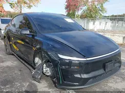 7SAYGDEE6TA692118 2026 TESLA MODEL Y