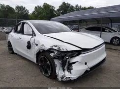 7SAYGDEE6TA695326 2026 TESLA MODEL Y