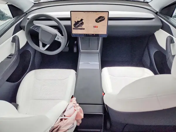7SAYGDEE6TF322225 2026 TESLA MODEL Y - Image 8