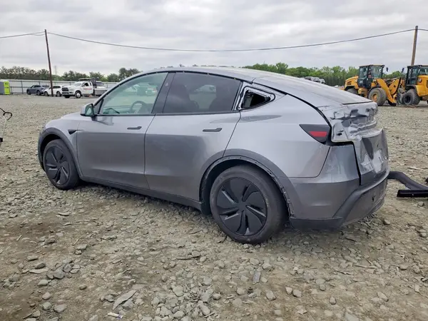 7SAYGDEE6TF323164 2026 TESLA MODEL Y - Image 2