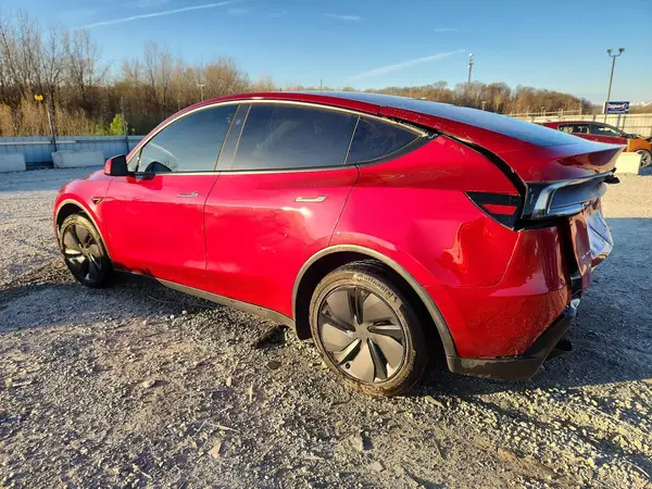 7SAYGDEE6TF323262 2026 TESLA MODEL Y - Image 2