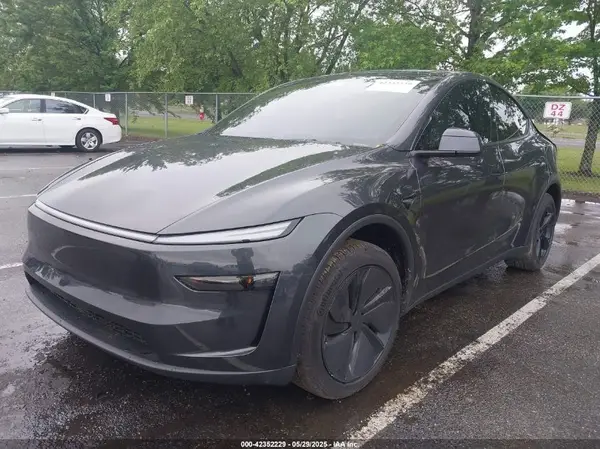 7SAYGDEE6TF325724 2026 TESLA MODEL Y - Image 2