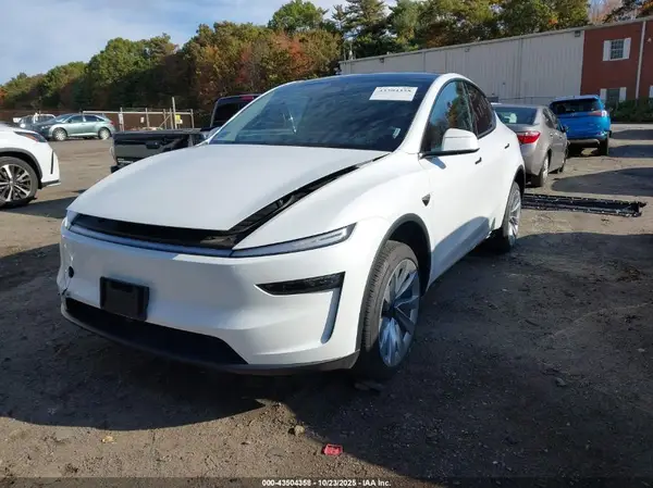 7SAYGDEE6TF330681 2026 TESLA MODEL Y - Image 2