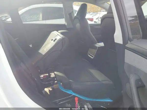 7SAYGDEE6TF330681 2026 TESLA MODEL Y - Image 8