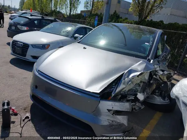 7SAYGDEE6TF331930 2026 TESLA MODEL Y - Image 2