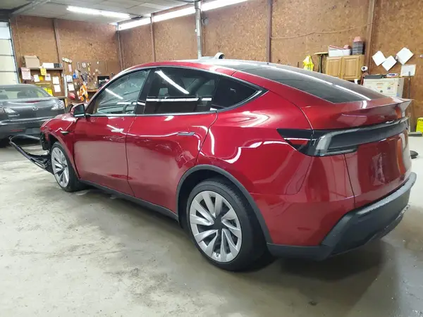 7SAYGDEE6TF333855 2026 TESLA MODEL Y - Image 2