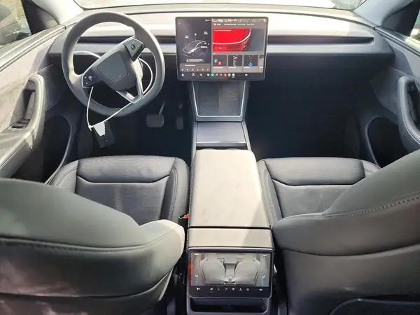 7SAYGDEE6TF346931 2026 TESLA MODEL Y - Image 8