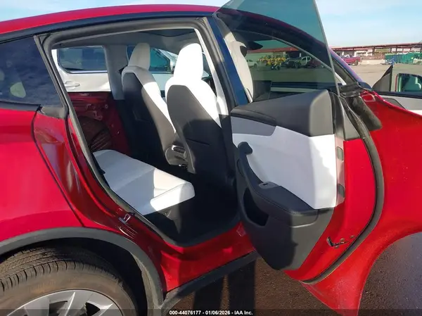 7SAYGDEE6TF353491 2026 TESLA MODEL Y - Image 8