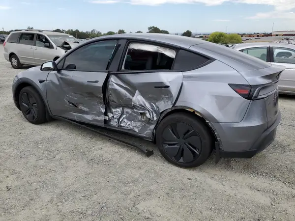 7SAYGDEE6TF356360 2026 TESLA MODEL Y - Image 2