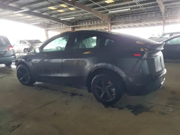 7SAYGDEE6TF358979 2026 TESLA MODEL Y - Image 2