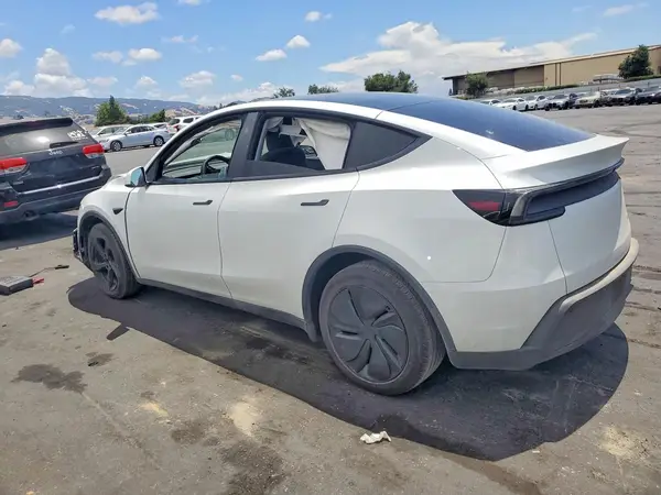 7SAYGDEE6TF361283 2026 TESLA MODEL Y - Image 2