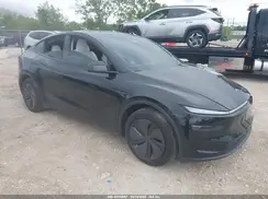 7SAYGDEE6TF369075 2026 TESLA MODEL Y