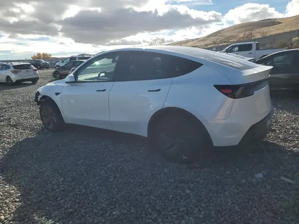 7SAYGDEE6TF378925 2026 TESLA MODEL Y - Image 2