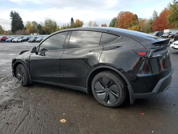 7SAYGDEE6TF414824 2026 TESLA MODEL Y - Image 2