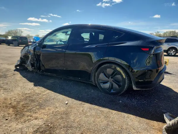 7SAYGDEE6TF421336 2026 TESLA MODEL Y - Image 2