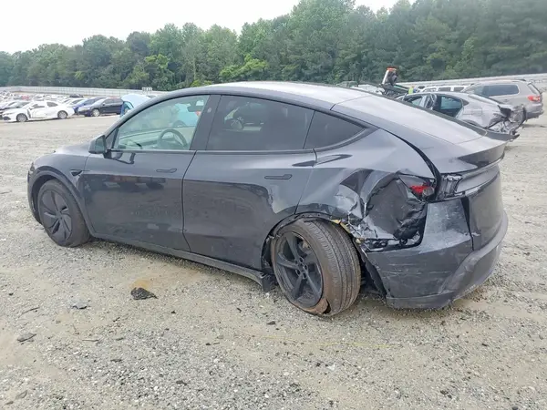 7SAYGDEE6TF431106 2026 TESLA MODEL Y - Image 2