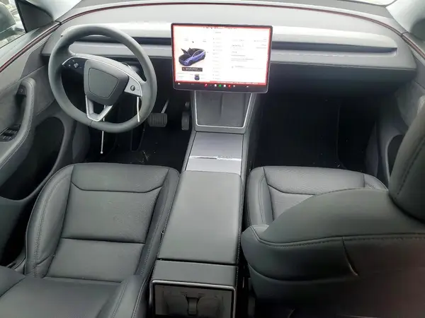 7SAYGDEE6TF431106 2026 TESLA MODEL Y - Image 8
