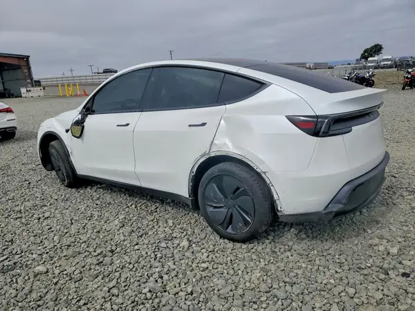 7SAYGDEE6TF454045 2026 TESLA MODEL Y - Image 2