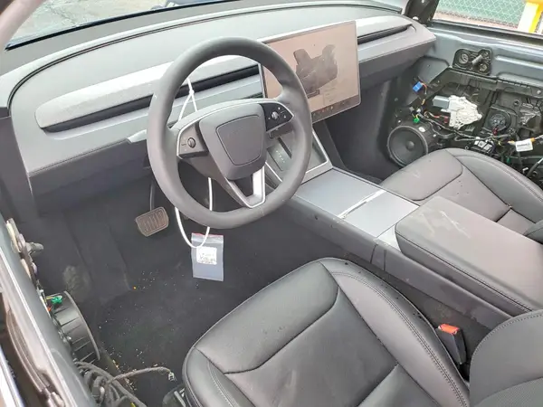7SAYGDEE6TF536566 2026 TESLA MODEL Y - Image 8