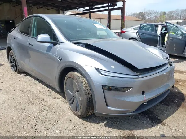 7SAYGDEE6TF552721 2026 TESLA MODEL Y - Image 1