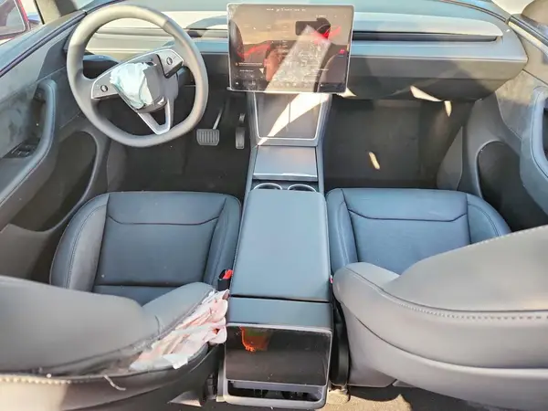 7SAYGDEE6TF562598 2026 TESLA MODEL Y - Image 8