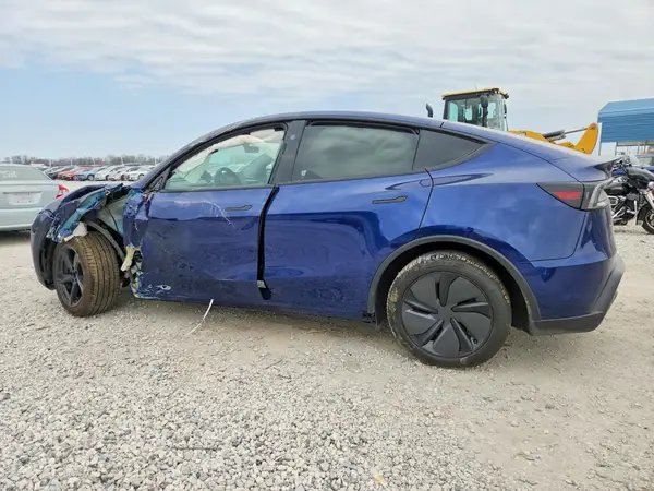 7SAYGDEE6TF566831 2026 TESLA MODEL Y - Image 2