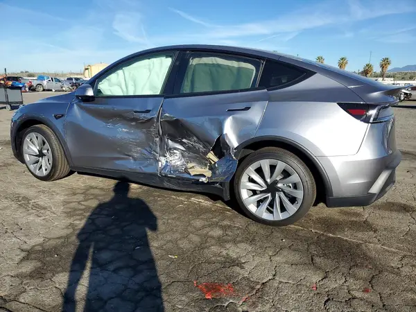 7SAYGDEE6TF567705 2026 TESLA MODEL Y - Image 2