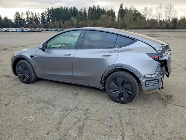 7SAYGDEE6TF567946 2026 TESLA MODEL Y - Image 2