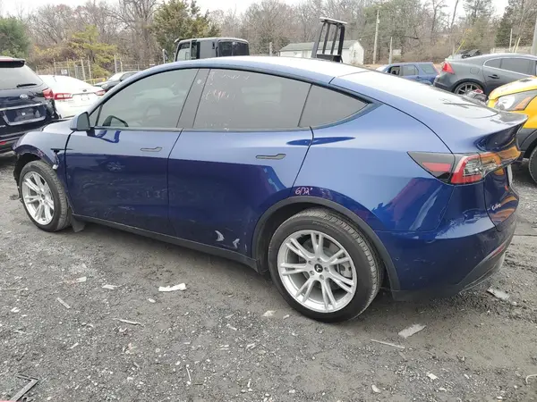 7SAYGDEE7NA007949 2022 TESLA MODEL Y - Image 2