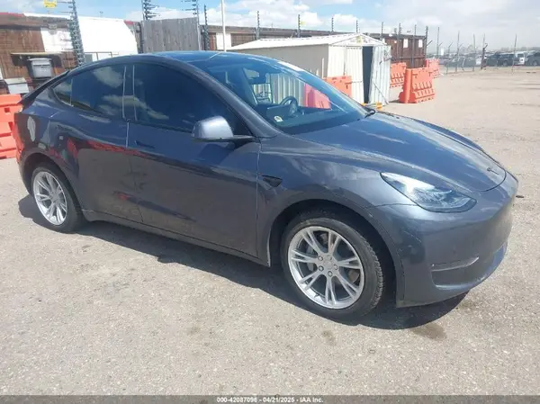 7SAYGDEE7NA008860 2022 TESLA MODEL Y - Image 1