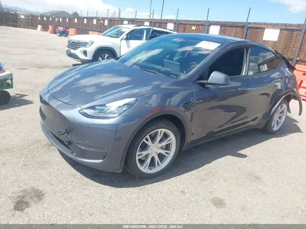 7SAYGDEE7NA008860 2022 TESLA MODEL Y - Image 2