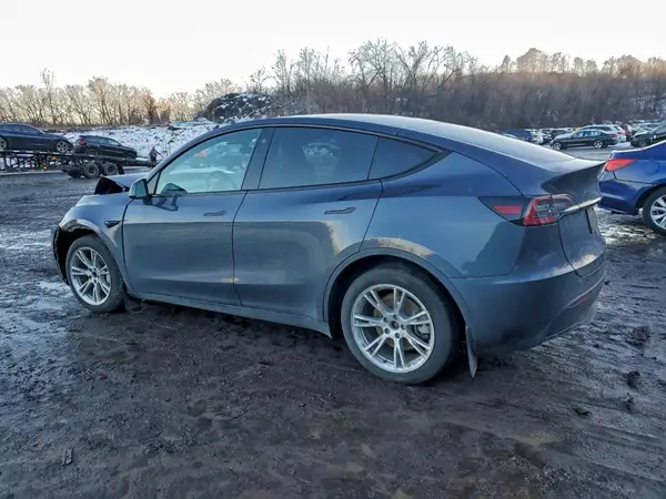 7SAYGDEE7NA010253 2022 TESLA MODEL Y - Image 2