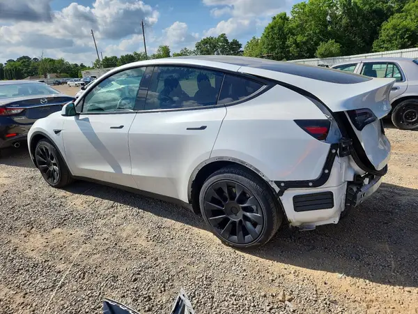 7SAYGDEE7NA010527 2022 TESLA MODEL Y - Image 2