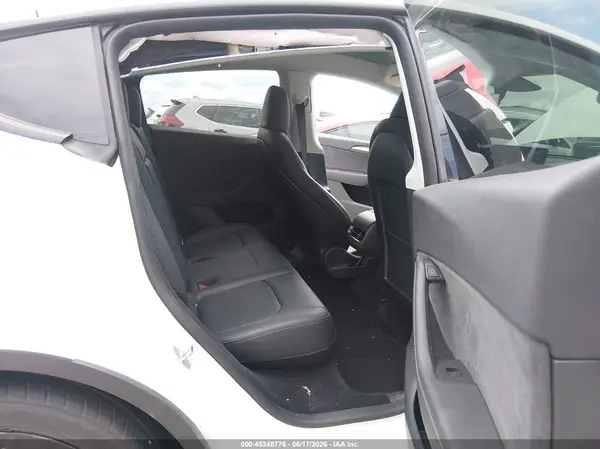 7SAYGDEE7NA010950 2022 TESLA MODEL Y - Image 8