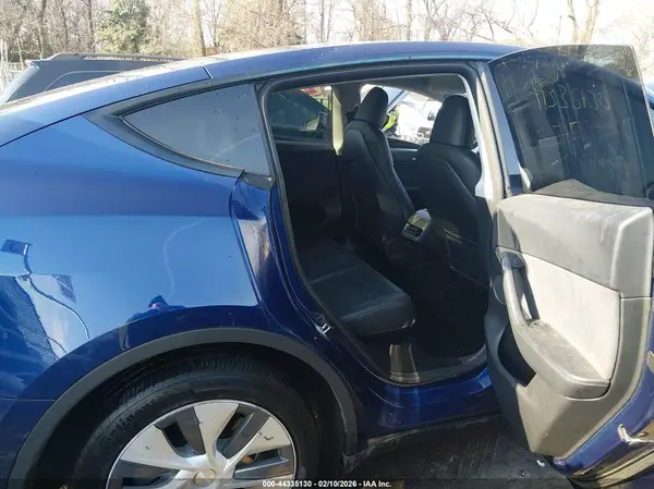 7SAYGDEE7NA011676 2022 TESLA MODEL Y - Image 8