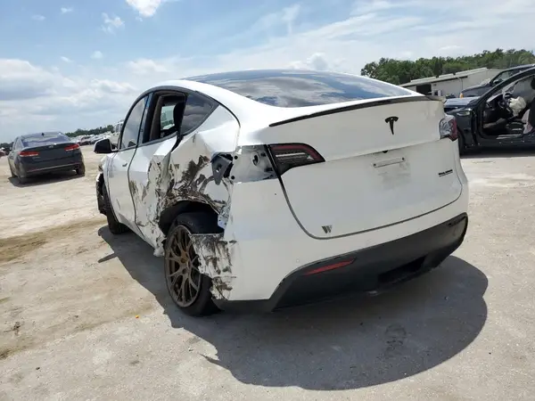 7SAYGDEE7NA012231 2022 TESLA MODEL Y - Image 2