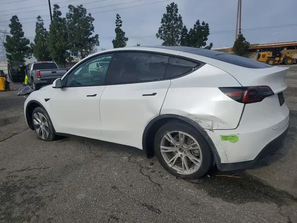 7SAYGDEE7NA017557 2022 TESLA MODEL Y - Image 2