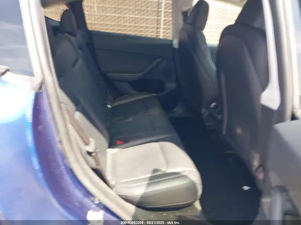 7SAYGDEE7NA018353 2022 TESLA MODEL Y - Image 8